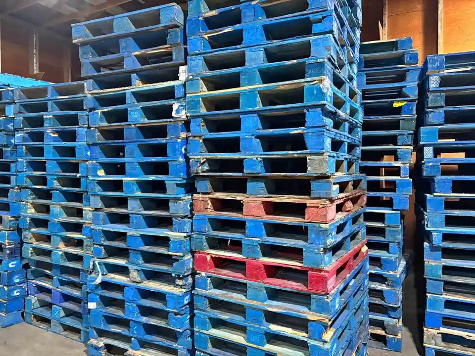 heavy-duty-wooden-pallets-supplier-edmonton